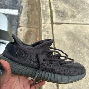 Yeezy 350 V2